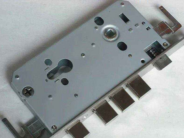 顺平24小时上门开锁公司